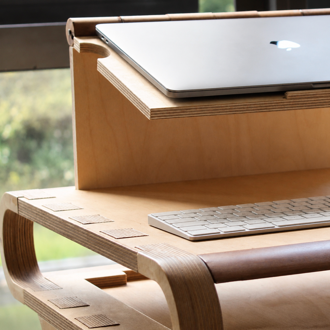 Eli Desk