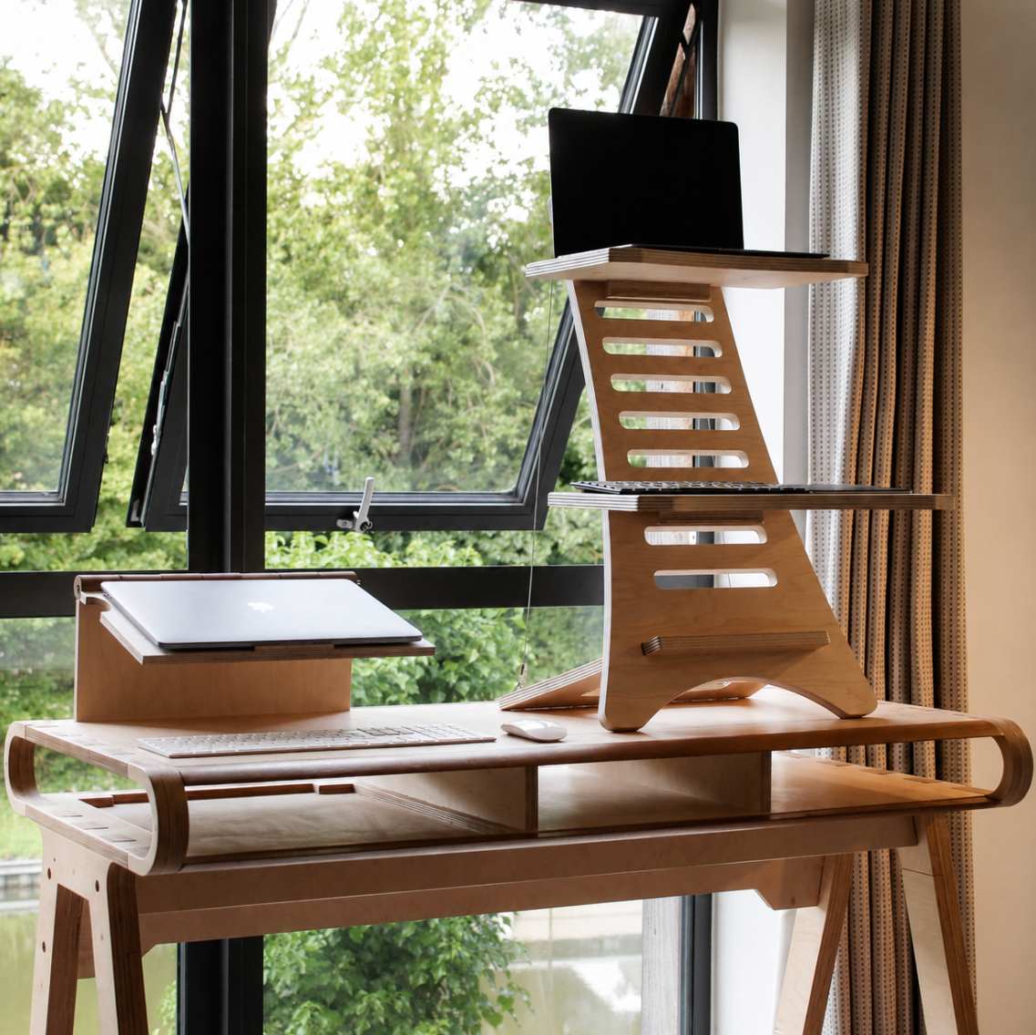 Eli Desk